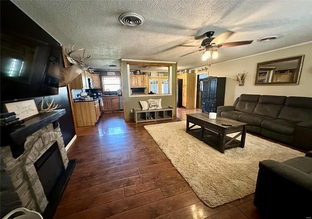 Photo 4 of Single Family Residence at 20097 County Road 1230, Saint James, MO 65559 | MLS# MIS25015320 | | Sold on 2025-05-23