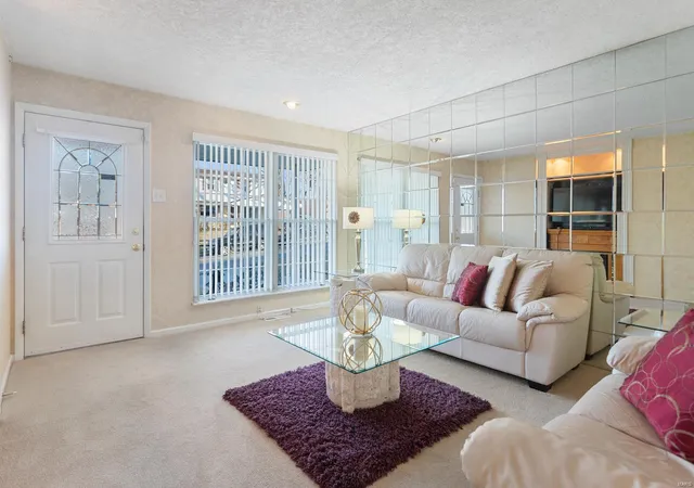 Photo 3 of Single Family Residence at 3501 Glen Bay Dr, Saint Louis, MO 63125 | MLS# MIS25015357 |  | Sold on 2025-04-14