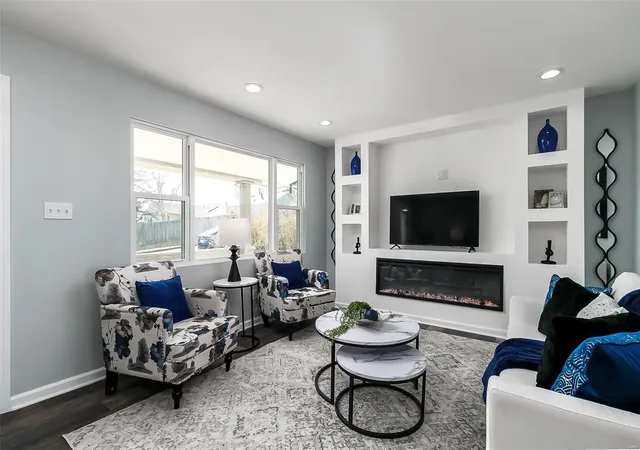 Photo 3 of Single Family Residence at 2019 Huntington Ave, Saint Louis, MO 63114 | MLS# MIS25015389 |  | Sold on 2025-05-23