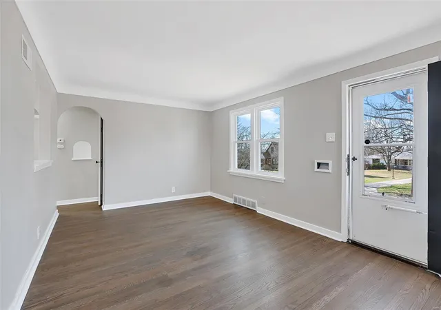 Photo 2 of Single Family Residence at 3534 Boswell Ave, Saint Louis, MO 63114 | MLS# MIS25015390 | | Sold on 2025-05-30
