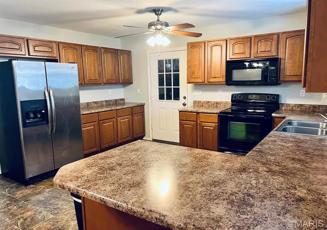 Photo 3 of Single Family Residence at 15530 County Road 604, Dexter, MO 63841 | MLS# MIS25015431 | | Sold on 2025-05-09