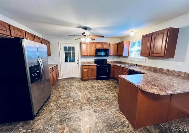 Photo 4 of Single Family Residence at 15530 County Road 604, Dexter, MO 63841 | MLS# MIS25015431 | | Sold on 2025-05-09
