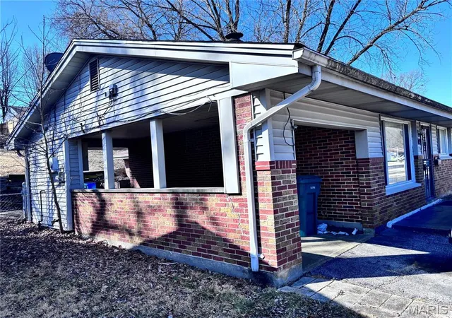 Single family home for sale at 848 Marias Dr, Saint Louis, MO 63137 | MLS# MIS25015441 | Listing updated on 2025-10-20