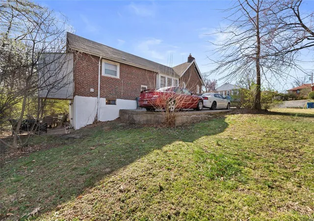 Photo 1 of Single Family Residence at 6743 Kenwood Dr, Saint Louis, MO 63121 | MLS# MIS25015450 | | Sold on 2025-06-02