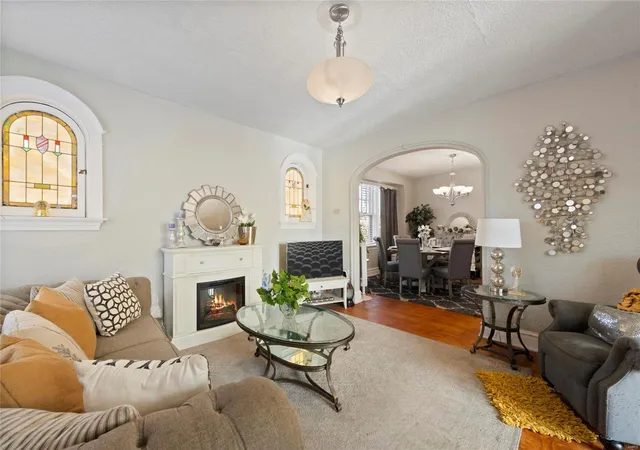 Photo 4 of Single Family Residence at 6743 Kenwood Dr, Saint Louis, MO 63121 | MLS# MIS25015450 | | Sold on 2025-06-02
