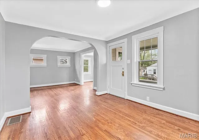 Photo 2 of Single Family Residence at 901 Cornell Ave, Saint Louis, MO 63119 | MLS# MIS25015563 | | Sold on 2025-09-17