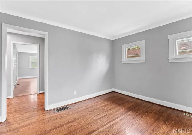 Photo 4 of Single Family Residence at 901 Cornell Ave, Saint Louis, MO 63119 | MLS# MIS25015563 | | Sold on 2025-09-17