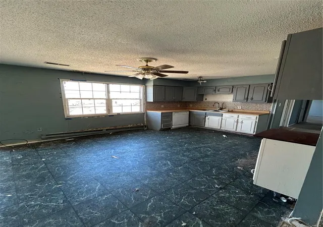 Photo 4 of Single Family Residence at 3351 Kay Dr, Bernie, MO 63822 | MLS# MIS25015597 | | Sold on 2025-05-22