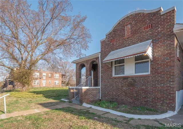 Photo 2 of Single Family Residence at 5109 Cote Brilliante Ave, Saint Louis, MO 63113 | MLS# MIS25015600 | | Sold on 2026-02-26