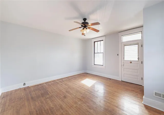 Photo 4 of Single Family Residence at 5105 Vermont Ave, Saint Louis, MO 63111 | MLS# MIS25015609 | | Sold on 2025-05-07