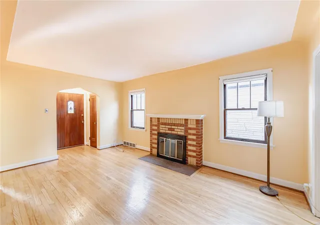 Photo 4 of Single Family Residence at 5103 Vermont Ave, Saint Louis, MO 63111 | MLS# MIS25015610 |  | Sold on 2025-05-07