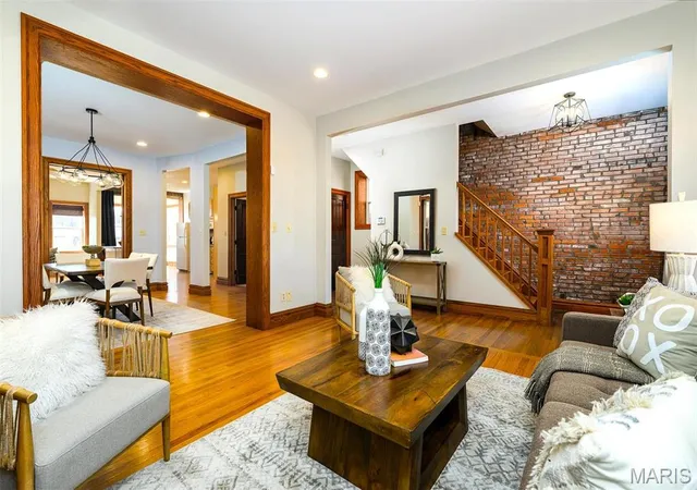 Photo 4 of Single Family Residence at 3828 Fairview Ave, Saint Louis, MO 63116 | MLS# MIS25015642 | | Sold on 2025-04-24