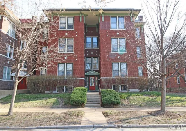 Condo for sale at 5845 Nina Pl #2W, Saint Louis, MO 63112 | MLS# MIS25015674 | Listing updated on 2025-09-01