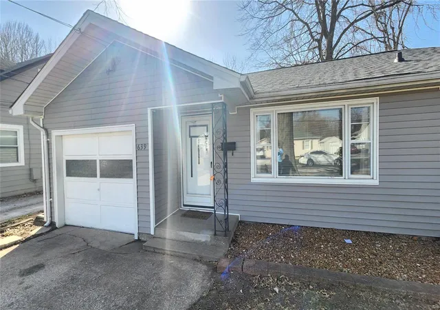 3rd image of 639 N 38Th St, Belleville, IL 62226 | MLS# MIS25015746