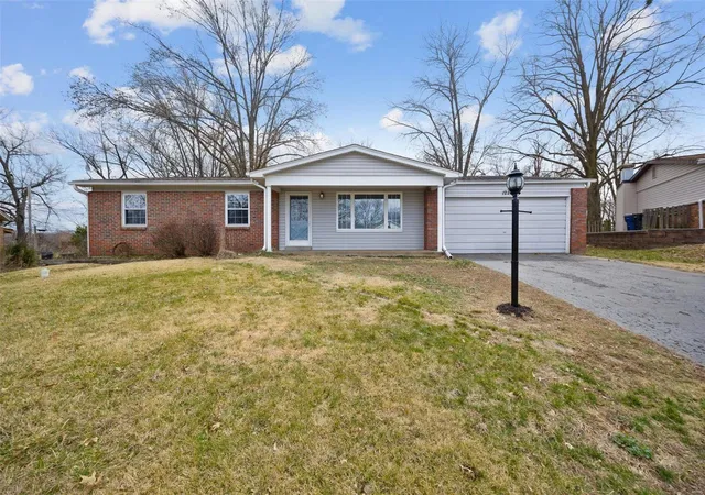 Single Family Residence at 12284 Prinster Dr, Saint Louis, MO 63146 | MLS# MIS25015798 | | Sold on 2025-04-16