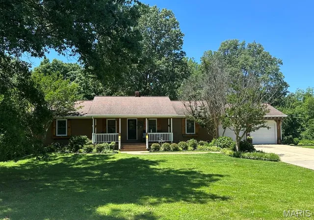 Photo 2 of Single Family Residence at 14348 Hidden Trails Cir, Dexter, MO 63841 | MLS# MIS25015887 | | Sold on 2025-07-18