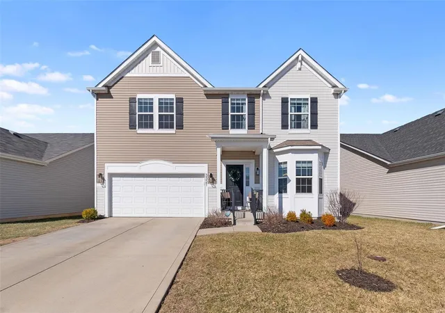 Single Family Residence at 3321 Grace Hill Dr, Lake Saint Louis, MO 63367 | MLS# MIS25015909 | | Sold on 2025-04-29