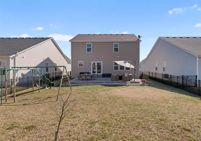 Photo 1 of Single Family Residence at 3321 Grace Hill Dr, Lake Saint Louis, MO 63367 | MLS# MIS25015909 | | Sold on 2025-04-29