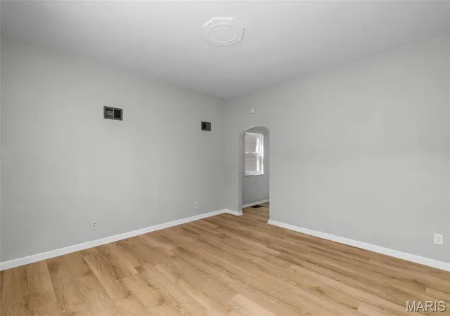 Photo 3 of Single Family Residence at 5331 Arsenal St, Saint Louis, MO 63139 | MLS# MIS25015914 | | Sold on 2025-07-16