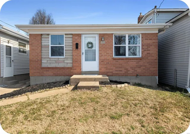 Single Family Residence at 311 Lenhardt Ave, Saint Louis, MO 63125 | MLS# MIS25015944 | | Sold on 2025-04-25