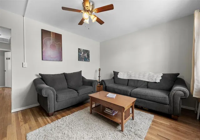 Photo 4 of Single Family Residence at 311 Lenhardt Ave, Saint Louis, MO 63125 | MLS# MIS25015944 | | Sold on 2025-04-25