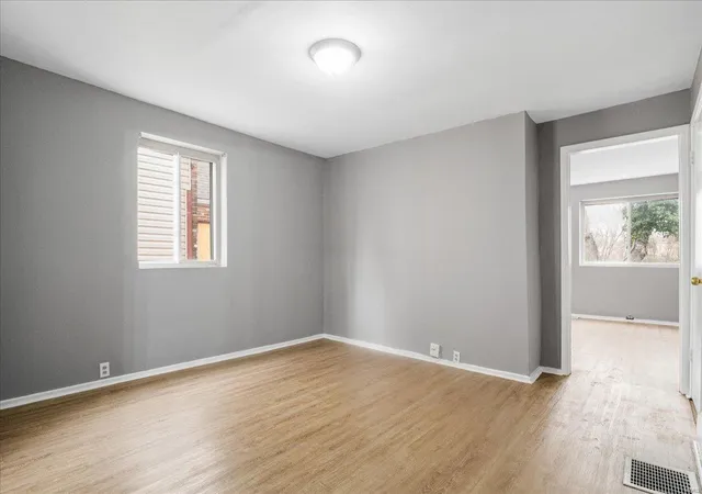 Photo 4 of Single Family Residence at 1318 Pennsylvania Ave, Saint Louis, MO 63133 | MLS# MIS25015978 | | Sold on 2025-04-24