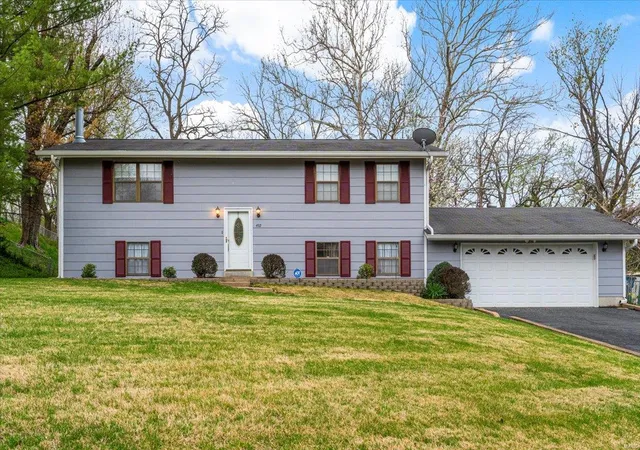 Single Family Residence at 492 Bluff Dr, Saint Louis, MO 63137 | MLS# MIS25015980 | | Sold on 2025-05-13