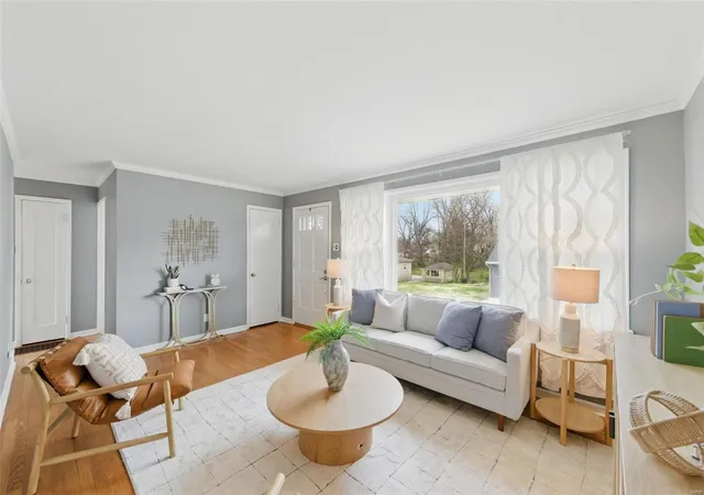 Photo 3 of Single Family Residence at 1203 Drayton Ave, Saint Louis, MO 63119 | MLS# MIS25016022 | | Sold on 2025-04-30