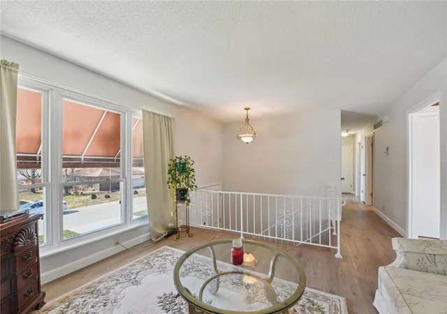 Photo 2 of Single Family Residence at 4643 Candace Dr, Saint Louis, MO 63123 | MLS# MIS25016056 | | Sold on 2025-05-14
