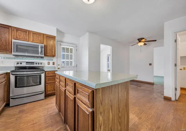 Photo 4 of Single Family Residence at 8213 Bristol Valley Dr, Saint Peters, MO 63376 | MLS# MIS25016094 | | Sold on 2025-04-17