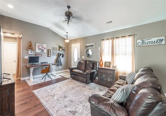 Photo 4 of Single Family Residence at 20995 Hideaway Ln, Saint Robert, MO 65584 | MLS# MIS25016097 |  | Sold on 2025-06-12