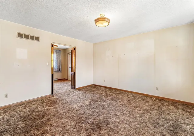 Photo 3 of Single Family Residence at 307 Hillcrest Dr, Sainte Genevieve, MO 63670 | MLS# MIS25016104 | | Sold on 2025-05-06