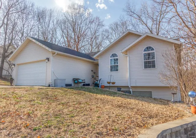 Photo 1 of Single family home for sale at 239 Camelot Dr, Camdenton, MO 65020 | MLS# MIS25016115 | Listing updated on 2025-09-18