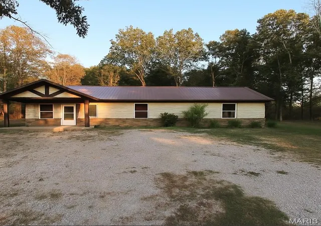 Single family home for sale at 2887 County Road 5620, Willow Springs, MO 65793 | MLS# MIS25016208 | Listing updated on 2026-01-22
