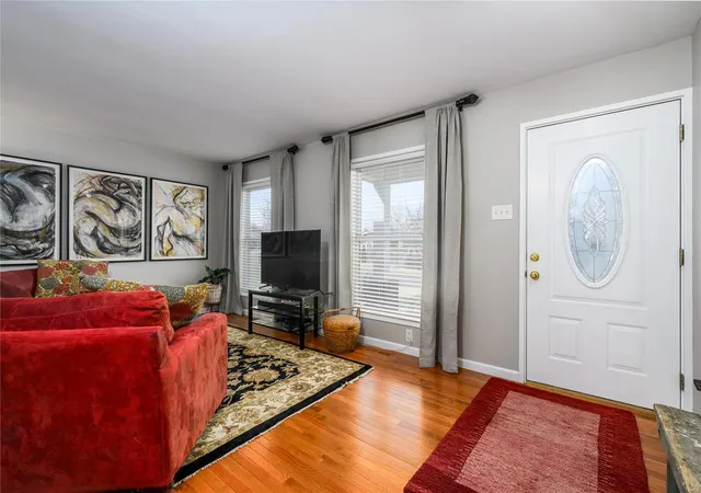 Photo 4 of Single Family Residence at 3322 Cordes Dr, Saint Louis, MO 63125 | MLS# MIS25016266 |  | Sold on 2025-04-16