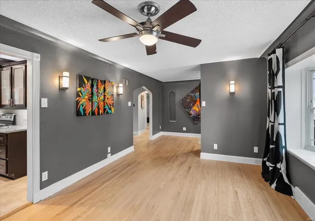 Photo 4 of Single Family Residence at 9525 Berwick Dr, Saint Louis, MO 63123 | MLS# MIS25016316 | | Sold on 2025-04-30