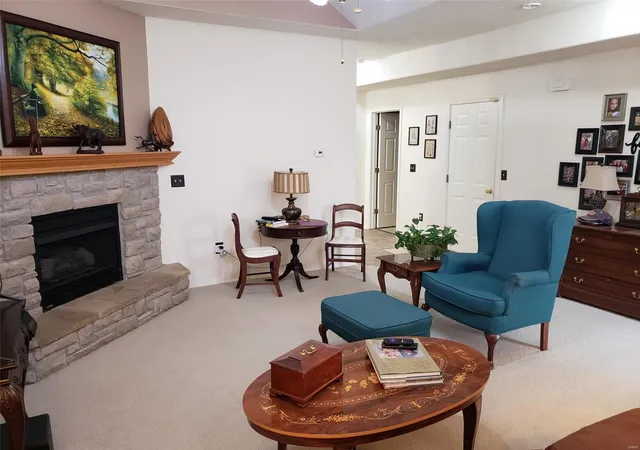 Photo 3 of Townhouse at 275 Carmel Valley Wy, Saint Robert, MO 65584 | MLS# MIS25016353 | | Sold on 2025-06-05