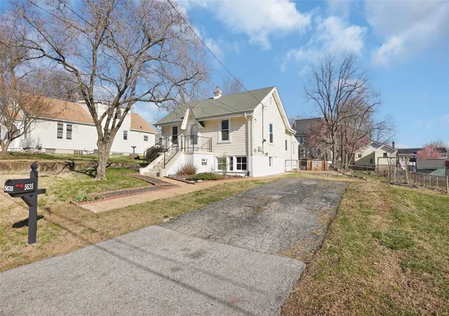 Photo 2 of Single Family Residence at 5635 Willard Ave, Saint Louis, MO 63123 | MLS# MIS25016358 | | Sold on 2025-04-22
