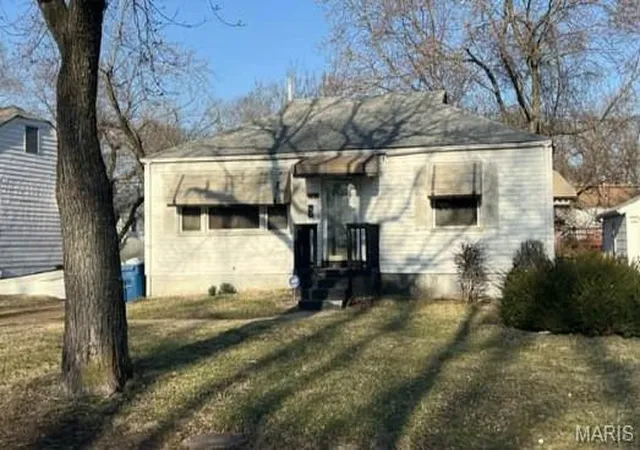 Photo 1 of Single Family Residence at 8215 Fay Dr, Saint Louis, MO 63134 | MLS# MIS25016359 | | Sold on 2025-07-02