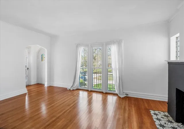 Photo 2 of Single Family Residence at 806 Webster Ct, Saint Louis, MO 63119 | MLS# MIS25016391 |  | Sold on 2025-05-09