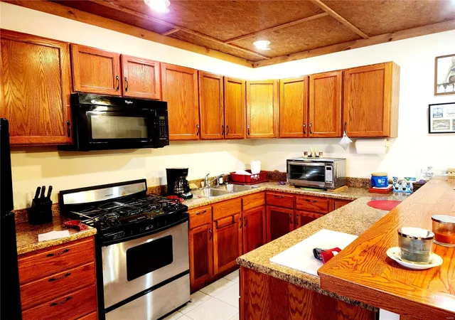 Photo 5 of Single Family Residence at 43263 Ely Branch Rd, Perry, MO 63462 | MLS# MIS25016410 | | Sold on 2025-06-04