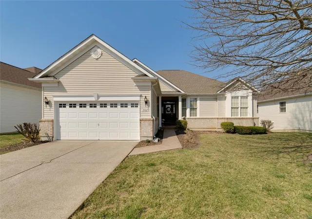 Single Family Residence at 2152 Hawks Landing Dr #E, Lake Saint Louis, MO 63367 | MLS# MIS25016450 | | Sold on 2025-05-02