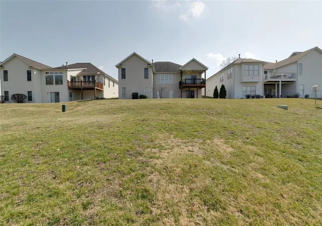 Photo 4 of Single Family Residence at 2152 Hawks Landing Dr #E, Lake Saint Louis, MO 63367 | MLS# MIS25016450 | | Sold on 2025-05-02