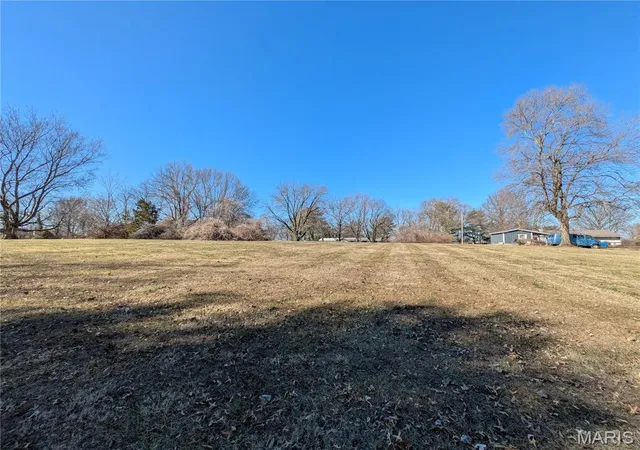 Photo 3 of Farm at 400 Horstmeier Rd, Saint Peters, MO 63376 | MLS# MIS25016453 | | Sold on 2026-02-13