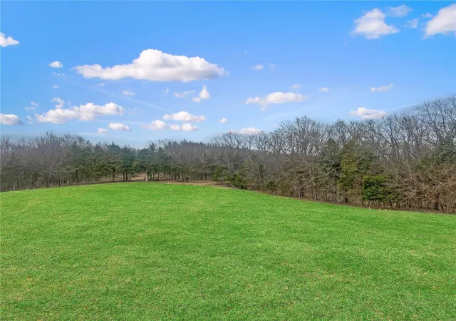 Photo 4 of Farm at 27 Hwy E, New Haven, MO 63068 | MLS# MIS25016457 |  | Sold on 2025-05-09