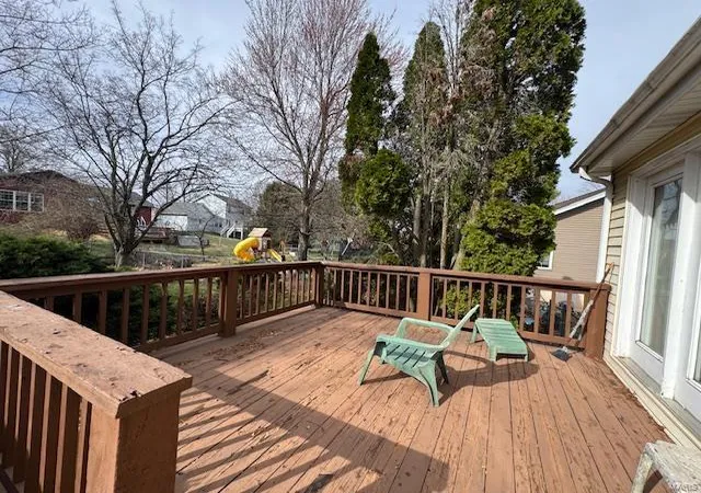 Photo 4 of Single Family Residence at 4589 Clearbrook Dr, Saint Charles, MO 63304 | MLS# MIS25016543 | | Sold on 2025-04-11