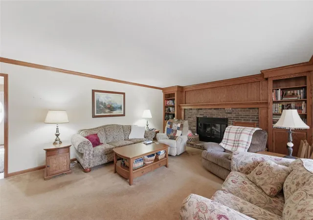 Photo 4 of Single Family Residence at 40 Village Ct, Saint Peters, MO 63376 | MLS# MIS25016591 |  | Sold on 2025-05-15
