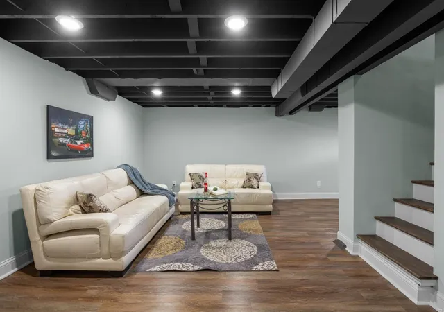Photo 4 of Single Family Residence at 1267 Darding Dr, Saint Louis, MO 63125 | MLS# MIS25016597 | | Sold on 2025-06-20