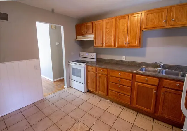 Photo 3 of Single Family Residence at 9747 Venice Dr, Saint Louis, MO 63136 | MLS# MIS25016612 | | Sold on 2025-05-07
