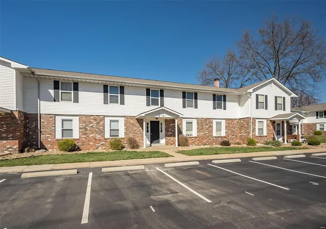 Photo 2 of Condominium at 2200 Willott Rd #J, Saint Peters, MO 63376 | MLS# MIS25016660 | | Sold on 2025-04-17
